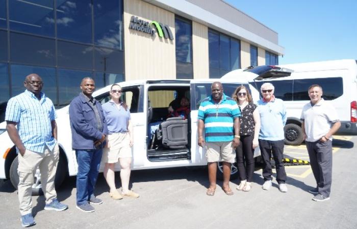 Picture of Leo and team at MoveMobility
